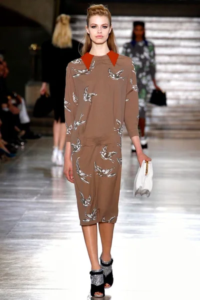 Look 7